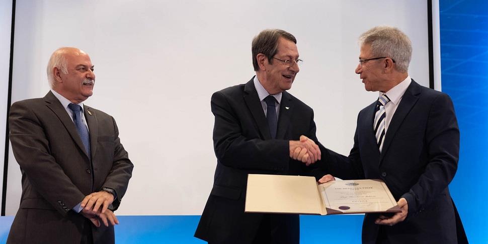 4340653702714688 προεδρος