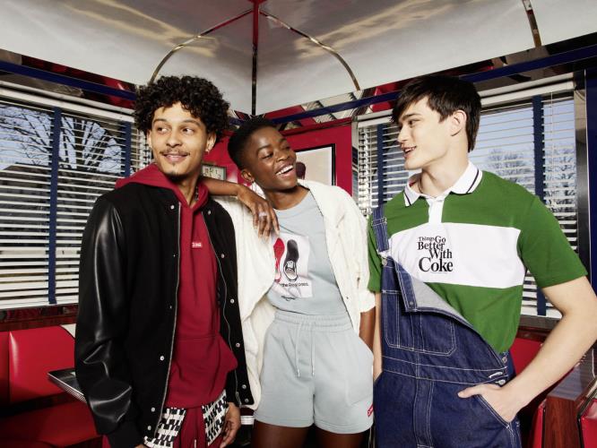 4347270551865724 22AW In-Store SP SELECT Coca-Cola CubeSetLightbox-Models 1000x750mm