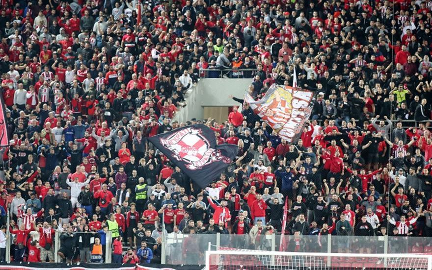 4350902817508547 olympiacos-fans 181707