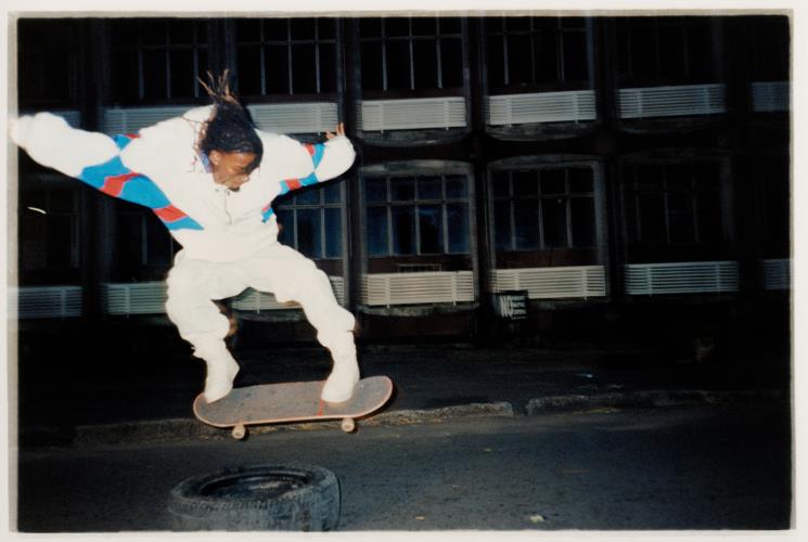 4359328776851744 FA22 TJ  FIRE  TJM WF LOOK2 SHOT2 300 39L