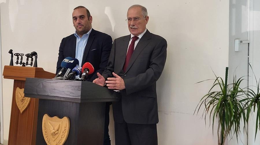 4376758618668506 υπουργοι