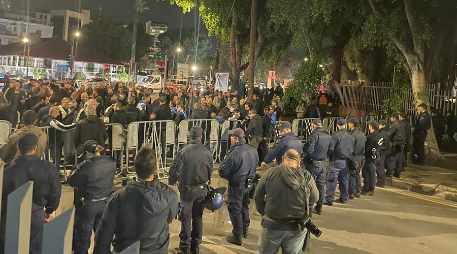 4397621592346697 αστ