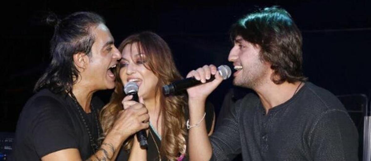 4415403399017694 1175 dionisis sxinas keti garmpi dimitris sxinas 3092018 708