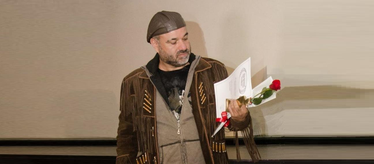 4440431275601950 image