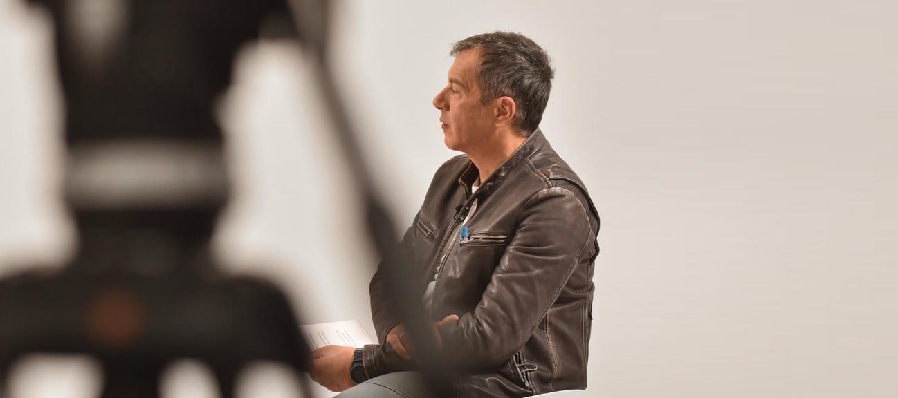 4443942380440448 ΣΤΑΥΡΟΣ ΘΟΔΩΡΑΚΗΣ 1