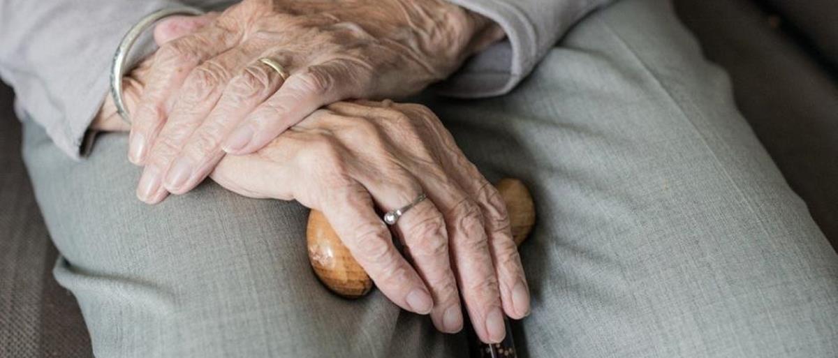 oldwoman-1280x853