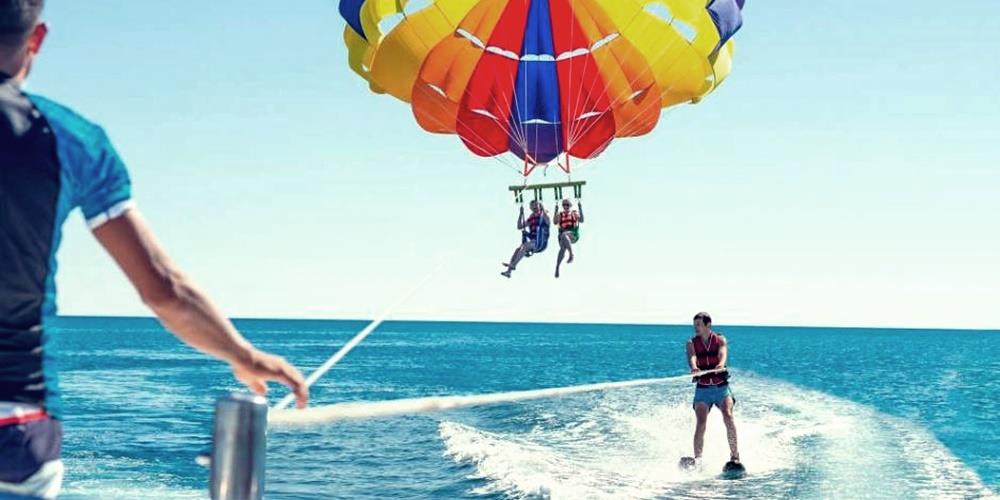 parasailingjpg