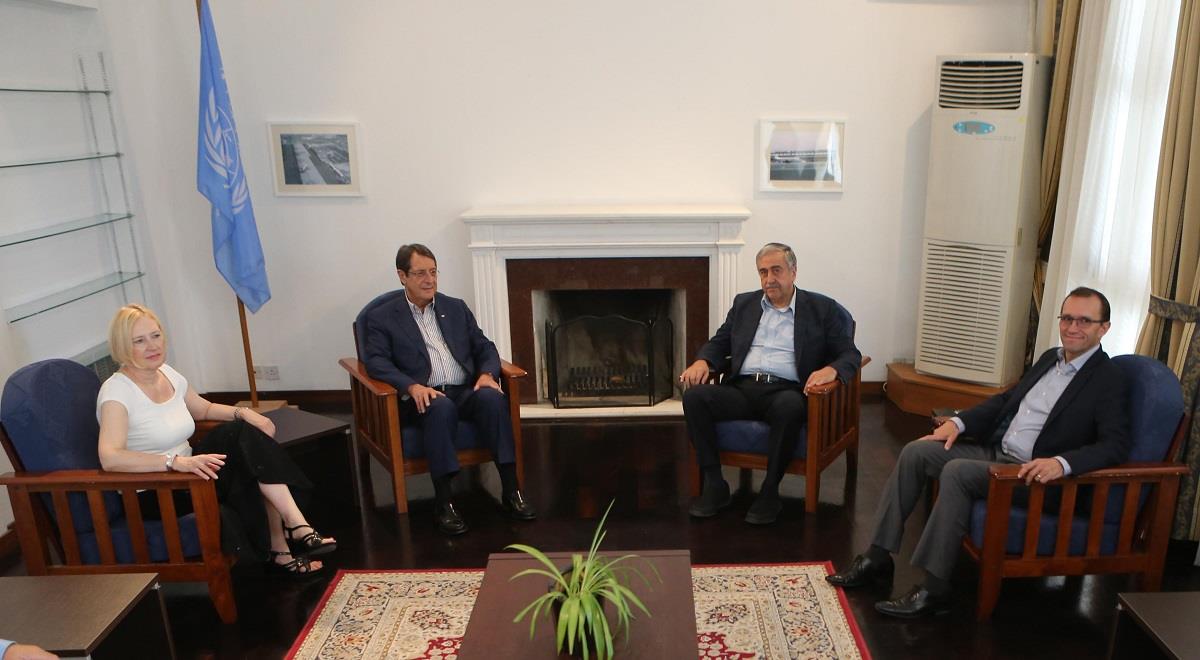 Ο Πρόεδρος της Δημοκρατίας κ. Νίκος Αναστασιάδης παρακάθεται σε συνομιλίες για το Κυπριακό με τον ηγέτη της τουρκοκυπριακής κοινότητας κ. Mustafa Ak?nc?.