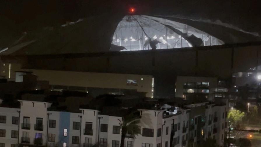 2024-10-10T044049Z_260425092_RC2GHAAXBSF1_RTRMADP_5_STORM-MILTON-1