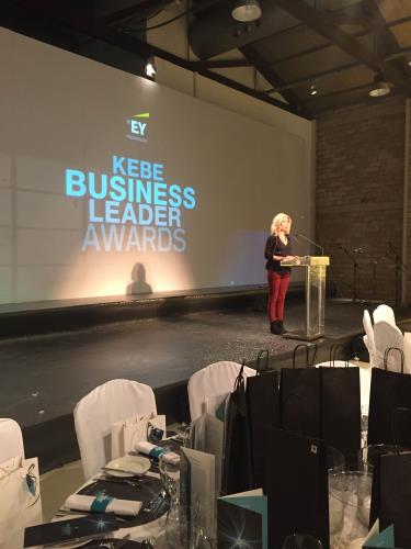 Η παρουσιάστρια Έυη Φραγκάκη στις πρόβες 