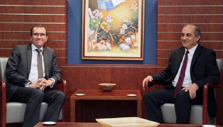 ΕΙΝΤΕ ΣΥΛΛΟΥΡΗΣ