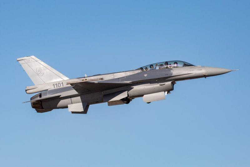 5278524854737751 Lockheed-Martin-F-16-Slovakia 02-800x534
