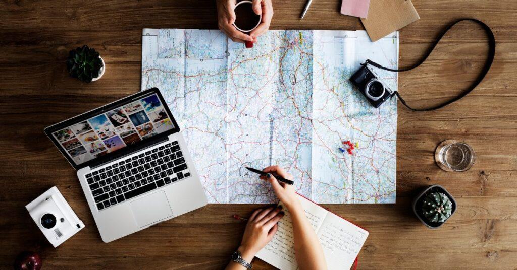 5281376633470357 What-is-the-Difference-Between-Travel-Consultants-and-Travel-Agents -1024x536