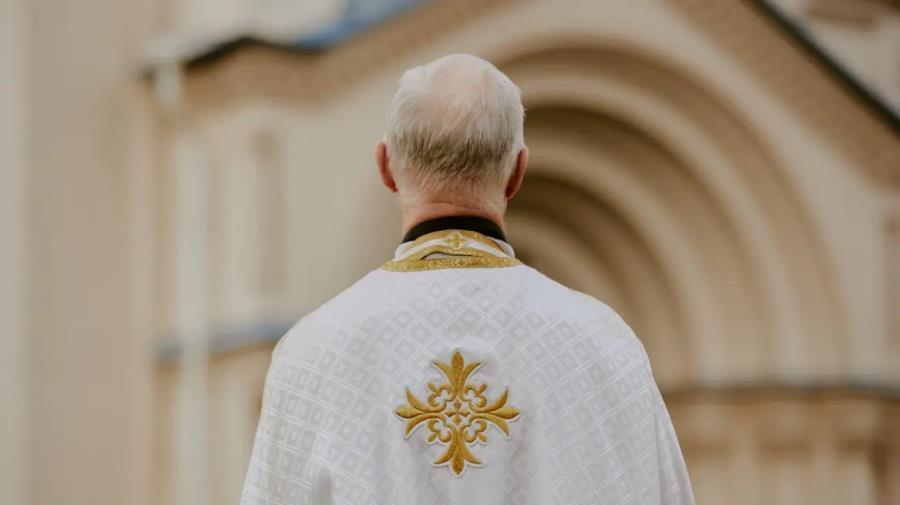 5282792423922245 arthrou-priest
