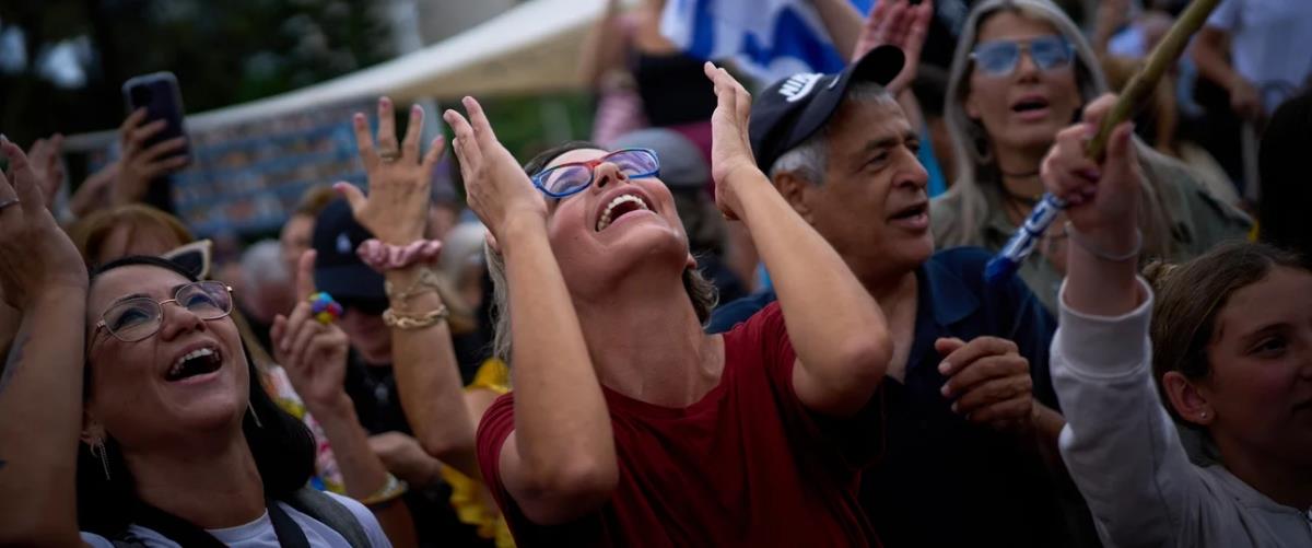 Ξεκινά η εφαρμογή της ιστορικής εκεχειρίας στη Γάζα-Το Ισραήλ ενέκρινε τη συμφωνία με Χαμάς Ξεκινά η εφαρμογή της ιστορικής εκεχειρίας στη Γάζα-Το Ισραήλ ενέκρινε τη συμφωνία με Χαμάς