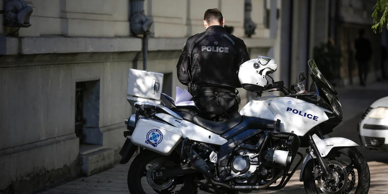 Εντοπίστηκαν ένας νεκρός και ένας τραυματίας σε διαμέρισμα στον Άγιο Παντελεήμονα-Ήταν δεμένοι με tie wraps