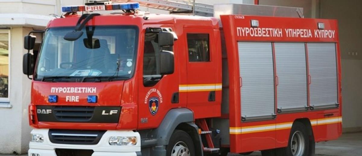 Όχημα τυλίχθηκε στις φλόγες μετά από τροχαίο-Δύο πρόσωπα στο νοσοκομείο