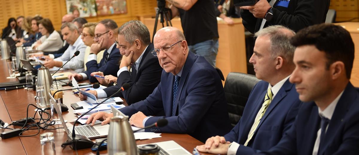 Άστραψε και βρόντηξε ο Κεραυνός για GSI-Καρφιά σε Παπασταύρου, αντιπαράθεση με Παραδόπουλο και παράθυρο για παραίτηση του