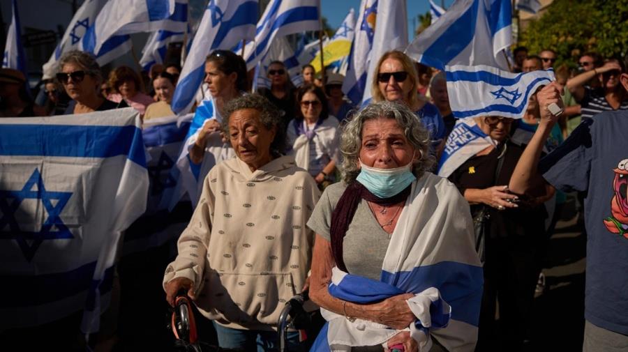 Κηδεύτηκε στο Ισραήλ ο πρώτος όμηρος που επέστρεψε η Χαμάς-«Δολοφόνησαν την ψυχή μου, ξεκουράσου αγάπη μου» Κηδεύτηκε στο Ισραήλ ο πρώτος όμηρος που επέστρεψε η Χαμάς-«Δολοφόνησαν την ψυχή μου, ξεκουράσου αγάπη μου»