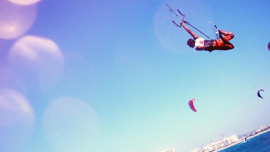 Πήγε για kitesurfer σε θαλάσσια περιοχή στο Μαρώνι, χάθηκε και εντοπίστηκε από το ΚΣΕΔ Πήγε για kitesurfer σε θαλάσσια περιοχή στο Μαρώνι, χάθηκε και εντοπίστηκε από το ΚΣΕΔ