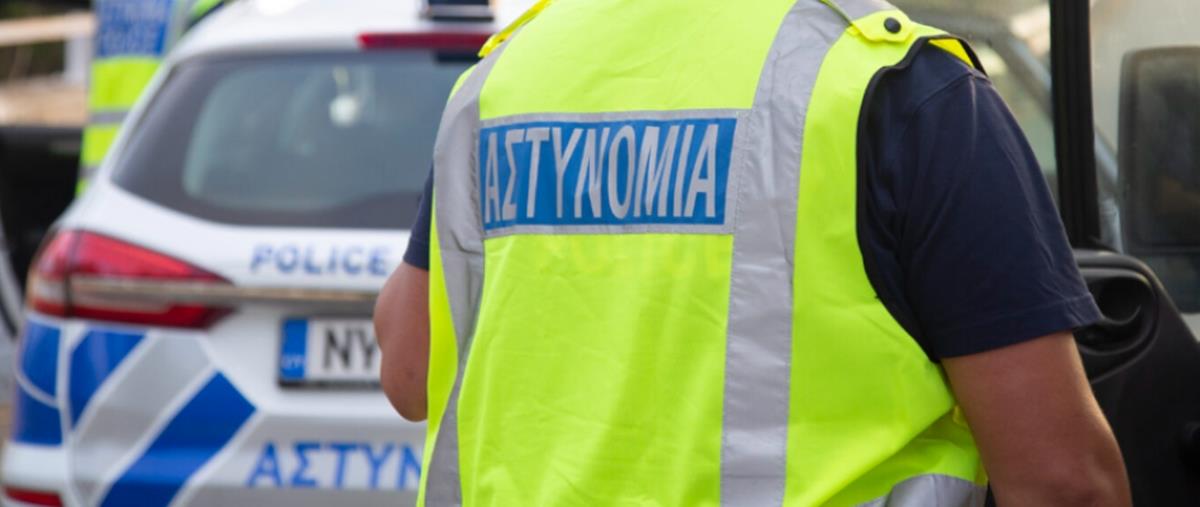 Ανατράπηκε βυτιοφόρο που μετέφερε μαζούτ στο Μοναγρούλλι, προκλήθηκε διαρροή-Στο νοσοκομείο ο οδηγός Ανατράπηκε βυτιοφόρο που μετέφερε μαζούτ στο Μοναγρούλλι, προκλήθηκε διαρροή-Στο νοσοκομείο ο οδηγός