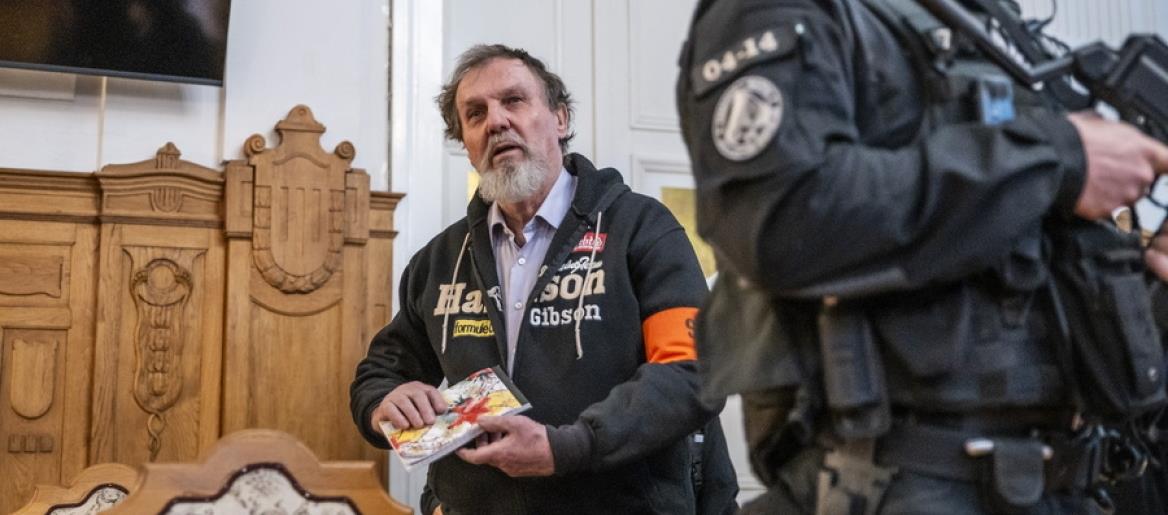Καταδικάστηκε σε 21 χρόνια κάθειρξης ο 72χρρονος που πυροβόλησε και τραυμάτισε τον Πρωθυπουργό της Σλοβακίας Καταδικάστηκε σε 21 χρόνια κάθειρξης ο 72χρρονος που πυροβόλησε και τραυμάτισε τον Πρωθυπουργό της Σλοβακίας
