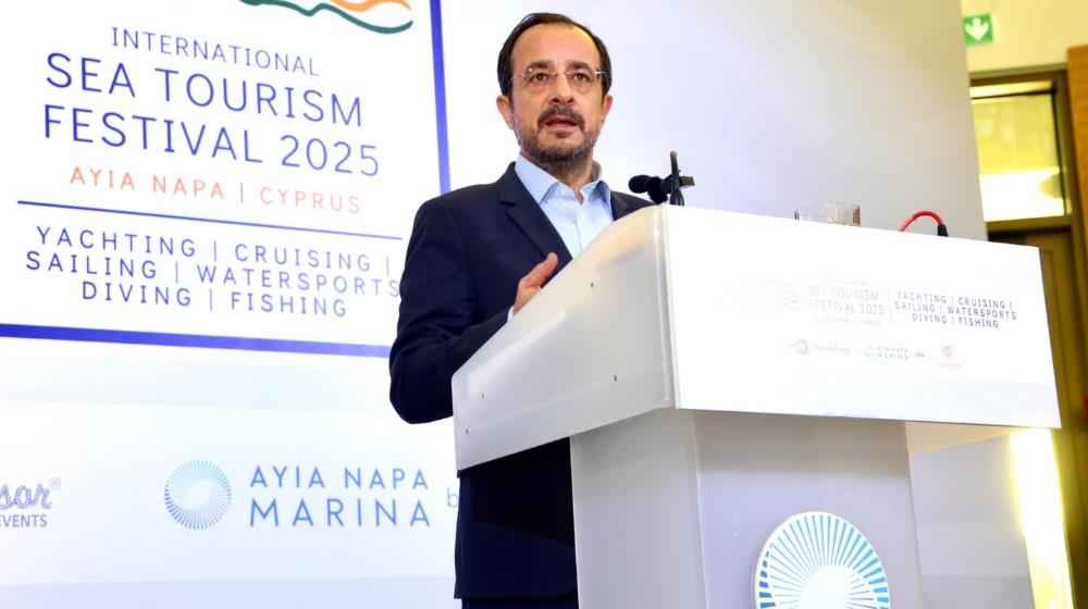 5307907722678333 MixCollage-27-Oct-2025-09-46-AM-5033