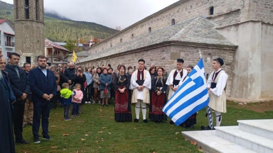 Συγκίνηση στην παρέλαση του υψηλότερου χωριού στην Ελλάδα Συγκίνηση στην παρέλαση του υψηλότερου χωριού στην Ελλάδα