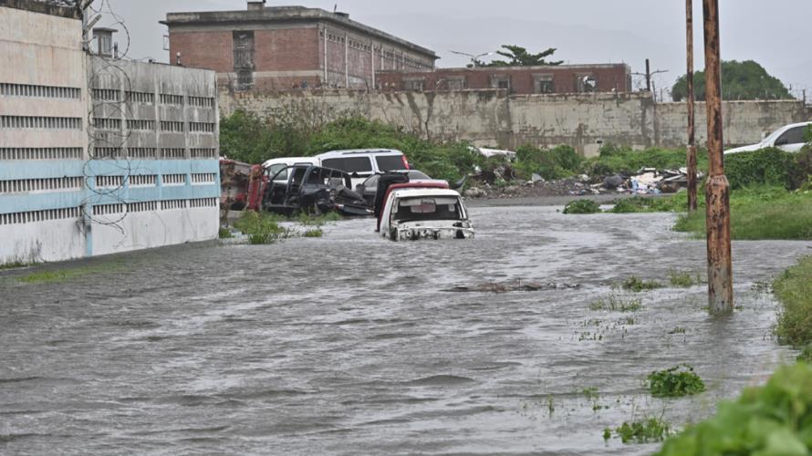 Πλημμύρες, νεκροί και εκτεταμένες ζημιές στην Τζαμάικα από τον τυφώνα Μελίσα-Υποβαθμίστηκε στην κατηγορία 4 Πλημμύρες, νεκροί και εκτεταμένες ζημιές στην Τζαμάικα από τον τυφώνα Μελίσα-Υποβαθμίστηκε στην κατηγορία 4