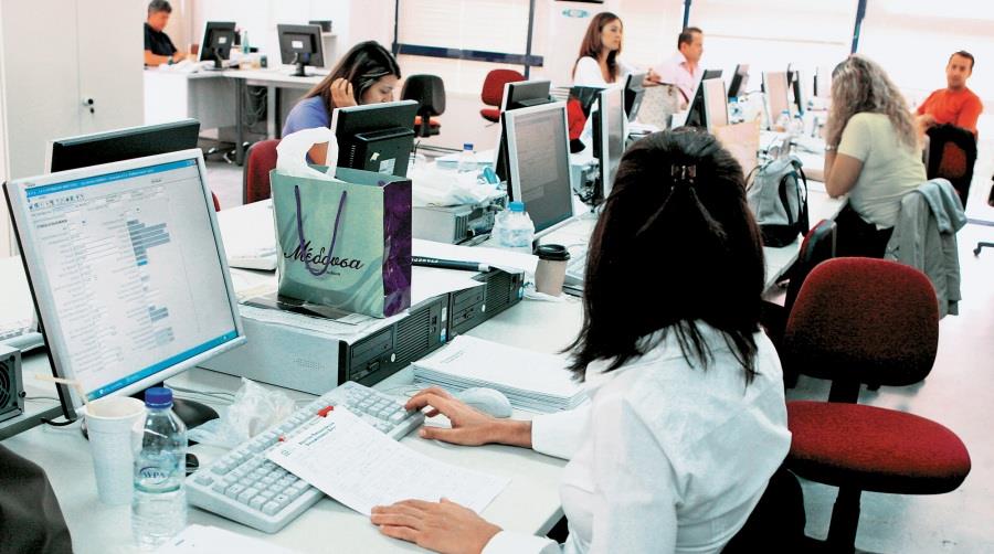 Κρούει τον κώδωνα η ΕΔΥ για το σύστημα αξιολόγησης δημόσιων υπαλλήλων-«Θα φτάσουμε στο σημείο να αξιολογούνται όλοι κοντά στο 10» Κρούει τον κώδωνα η ΕΔΥ για το σύστημα αξιολόγησης δημόσιων υπαλλήλων-«Θα φτάσουμε στο σημείο να αξιολογούνται όλοι κοντά στο 10»