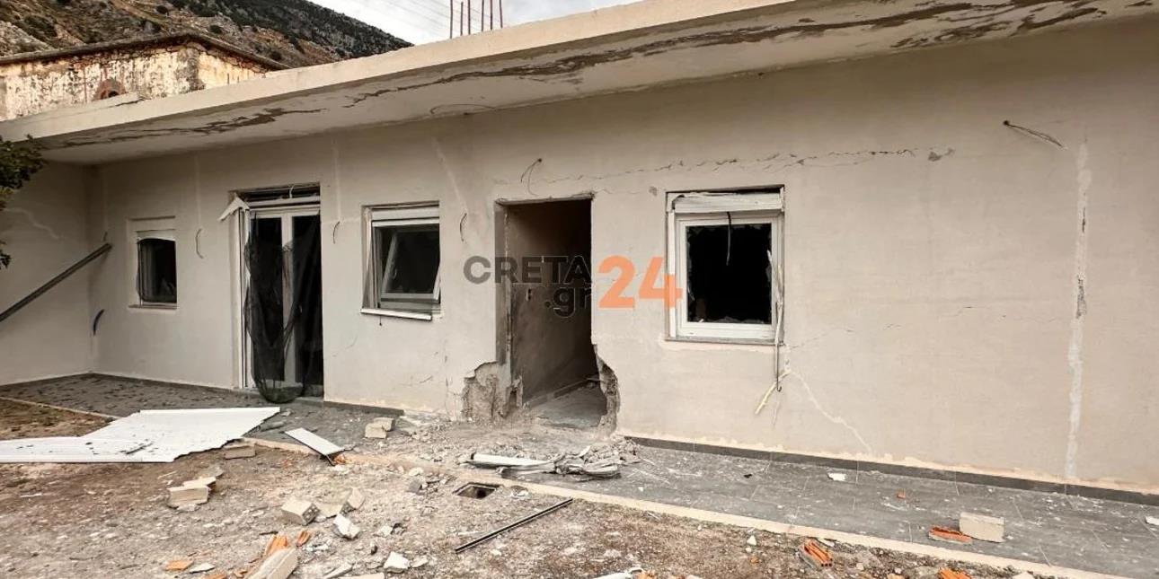 Το σπίτι που ξύπνησε τη βεντέτα στα Βορίζια-Η βόμβα που οδήγησε στο μακελειό με νεκρούς και τραυματίες (vid&pics) Το σπίτι που ξύπνησε τη βεντέτα στα Βορίζια-Η βόμβα που οδήγησε στο μακελειό με νεκρούς και τραυματίες (vid&pics)