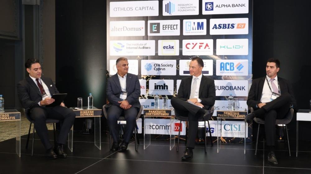 5314164848279734 MixCollage-03-Nov-2025-03-40-PM-7638