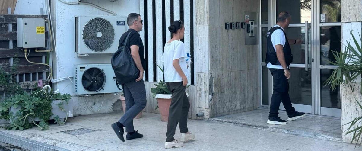 Την χτύπησαν με μένος ακόμα και με σκουπόξυλο, προσπάθησαν να την δέσουν με σύρμα-Συγκλονίζουν οι λεπτομέρειες για τον φόνο της 30χρονης