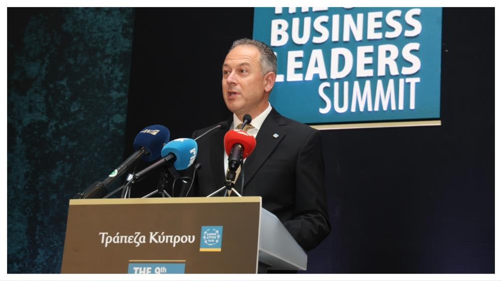 5320324715710801 MixCollage-10-Nov-2025-06-53-PM-7026