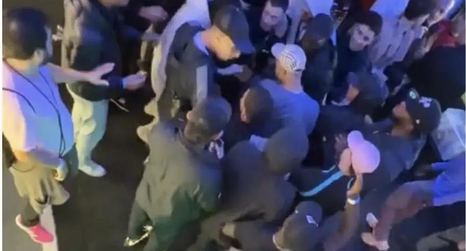 ΒΙΝΤΕΟ: Συγγενείς και φίλοι του Γιαμάλ έκαναν επεισόδια-Βανδαλισμοί και φτυσίματα σε οικογένειες