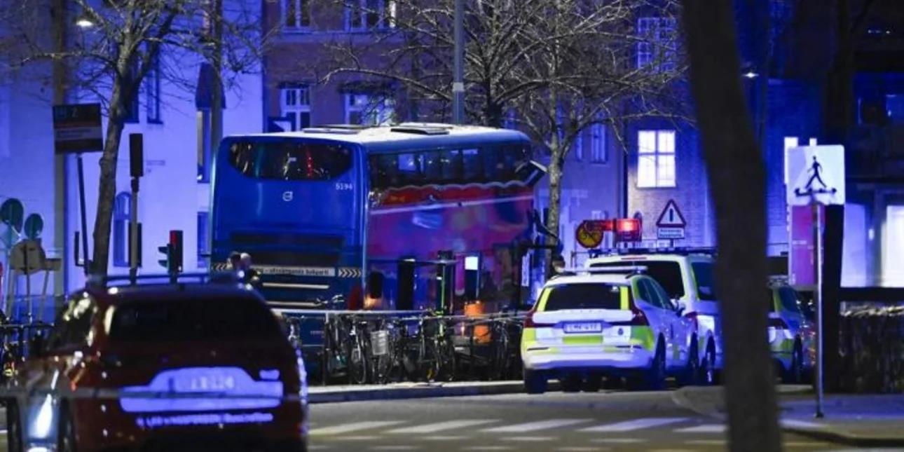 Εικοσάχρονος που βοήθησε τραυματία περιγράφει τις στιγμές μετά το δυστύχημα με λεωφορείο στη Σουηδία-«Ακουσα κραυγές και κλάματα»