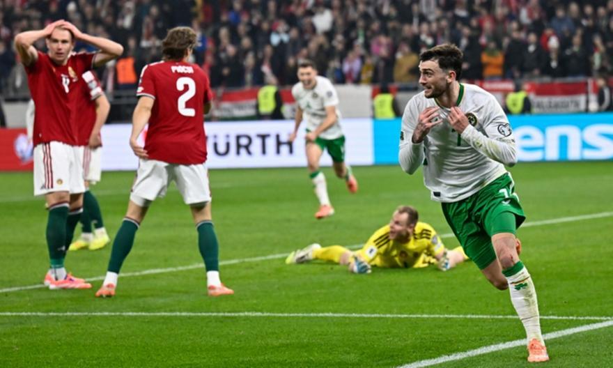 Ο Ιρλανδός σπίκερ τρελάθηκε στο γκολ του Πάροτ στις καθυστερήσεις που έστειλε τη χώρα του στα playoffs