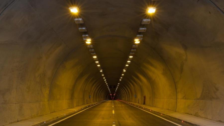 Έπεσαν κιβώτια από φορτηγό στον αυτοκινητόδρομο Λεμεσού προς Πάφο-Έκλεισε η μια λωρίδα κυκλοφορίας