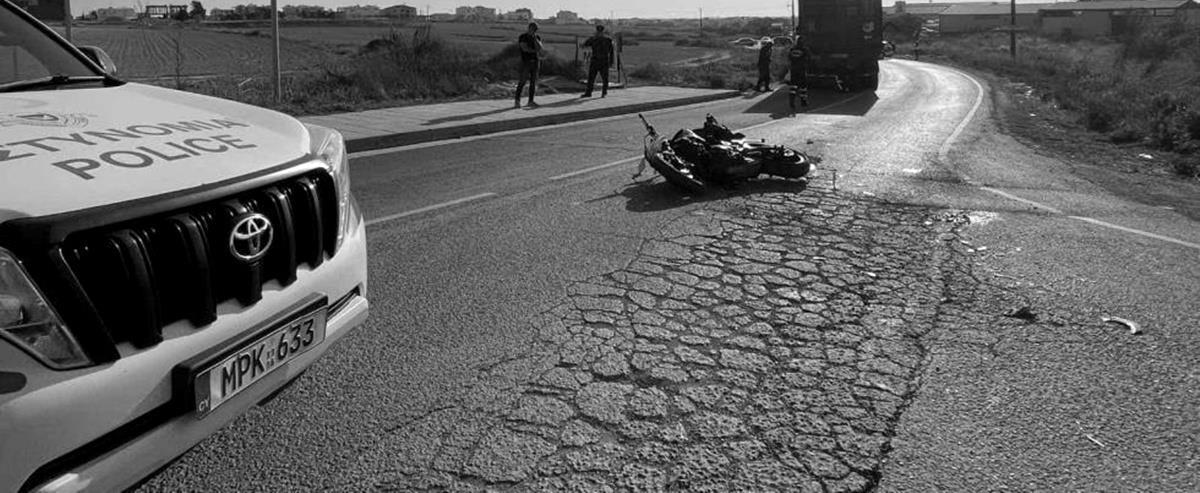 Τραγωδία στην άσφαλτο… Υπέκυψε στα τραύματα του ο 28χρονος μοτοσικλετιστής που συγκρούστηκε με καρότσα αρθρωτού φορτηγού