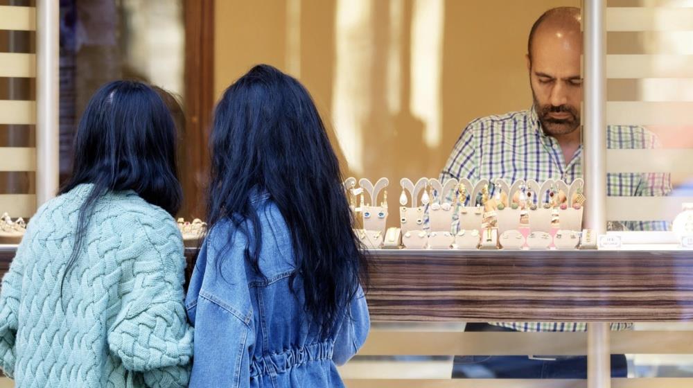 Modest discounts and weary customers on Black Friday, merchants and consumers report