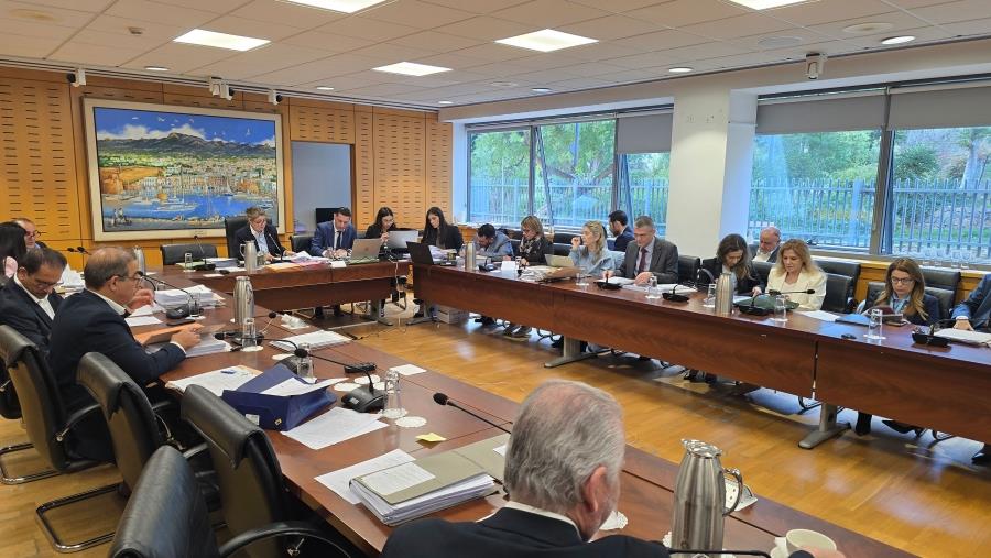 Για κάθε €1.000 αύξηση αφορολόγητου χάνονται έσοδα €30 εκ.-Τα στοιχεία που παρουσίασε ο Μαρκίδης στη Βουλή