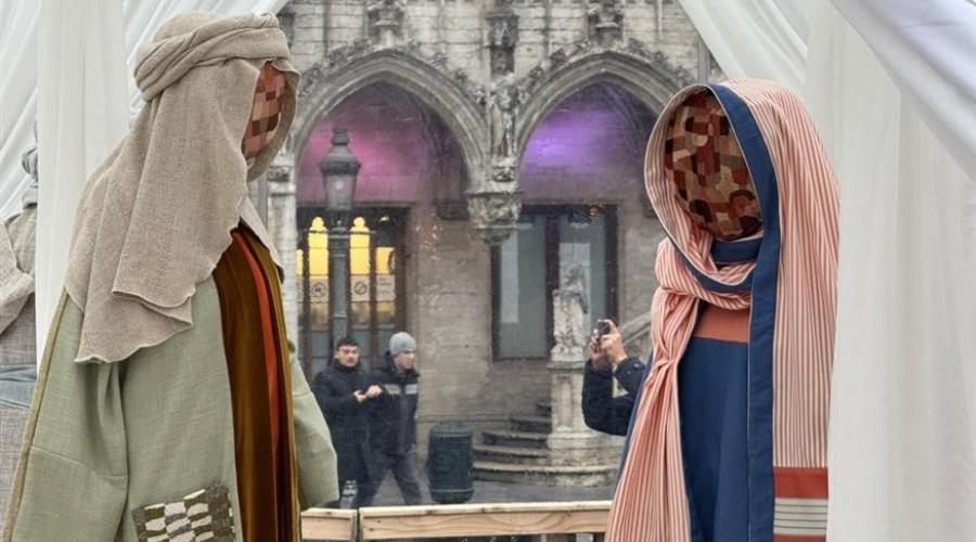 Έστησαν φάτνη στις Βρυξέλλες με Χριστό και Παναγία και Ιωσήφ χωρίς πρόσωπα για λόγους συμπερίληψης