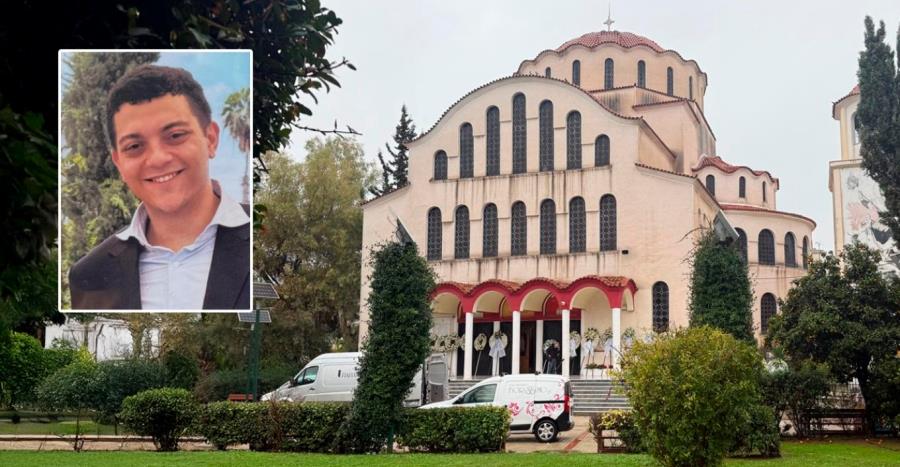 Οδύνη και λευκά τριαντάφυλλα στην κηδεία του 24χρονου Σωτήρη που σκοτώθηκε στο τροχαίο στη Λούτσα, συντετριμμένη η μητέρα του