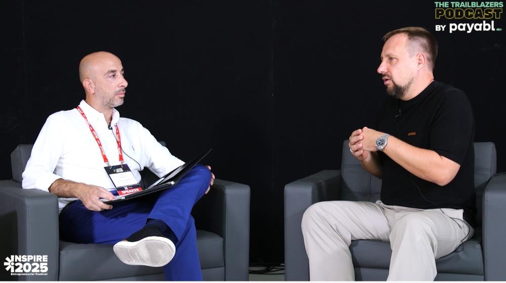 5341716591565382 MixCollage-05-Dec-2025-11-26-AM-9304