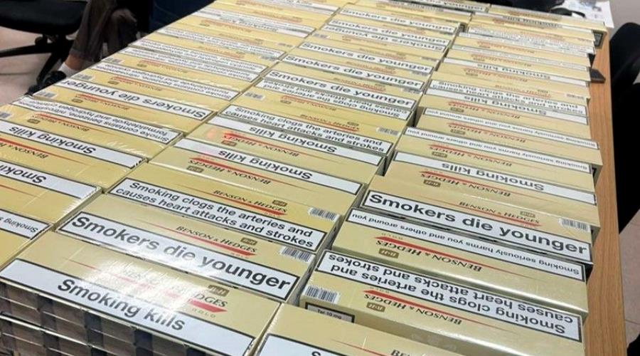 Ήθελε να φύγει από την Κύπρο φορτωμένη με 225 κούτες τσιγάρα στις αποσκευές της-Τέθηκε υπό κράτηση (pic)