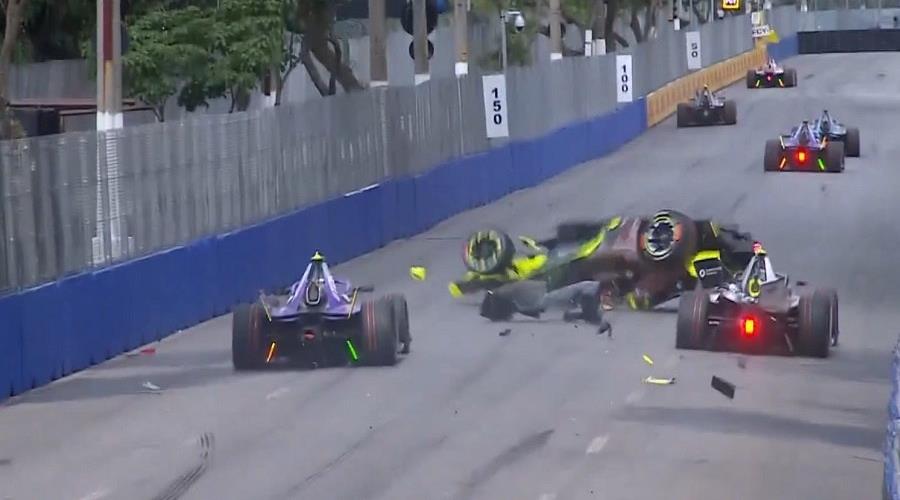 ΒΙΝΤΕΟ: Ατύχημα σοκ στην Formula E, με μονοθέσιο να διαλύεται στον αέρα