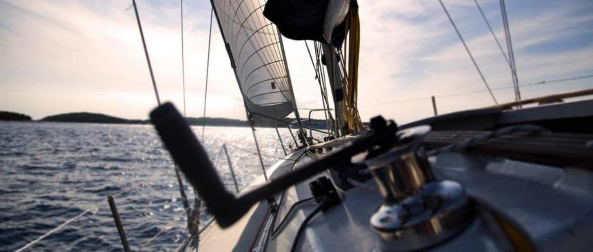 Μπήκαν στην μάχη εντοπισμού του αγνοούμενου σκάφους και πτητικά μέσα-Δυσκολεύουν το έργο των ερευνών οι καιρικές συνθήκες