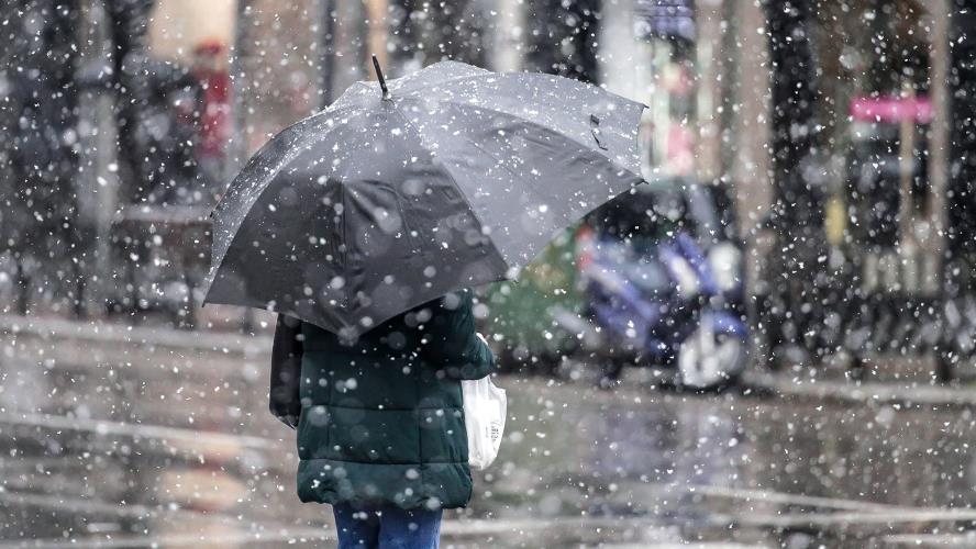 Βροχερό αναμένεται το σκηνικό και τα Χριστούγεννα-Εξασθενεί ο Byron το Σαββατοκύριακο, επιστρέφουν οι βροχές από Δευτέρα