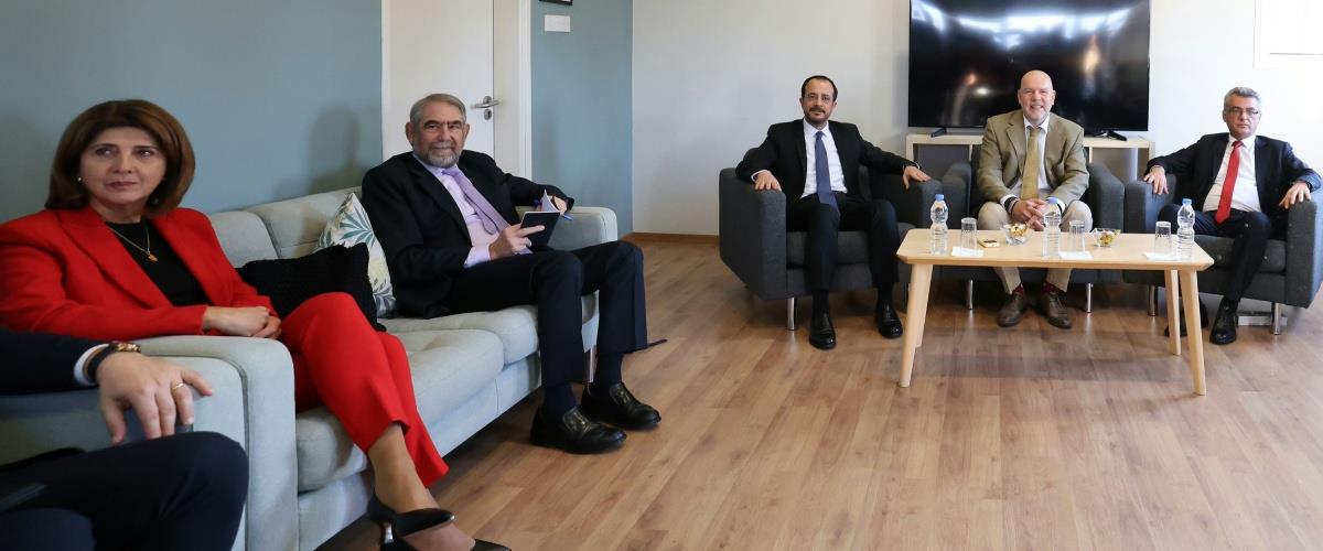 Στο Ανθρωπολογικό Εργαστήριο της ΔΕΑ για κοινή επίσκεψη Πρόεδρος και Ερχιουρμάν-Ακολουθεί η κοινή συνάντηση