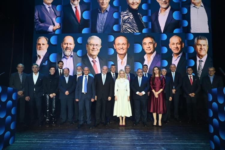 KEBE AWARDS VRAVEFTHENTES